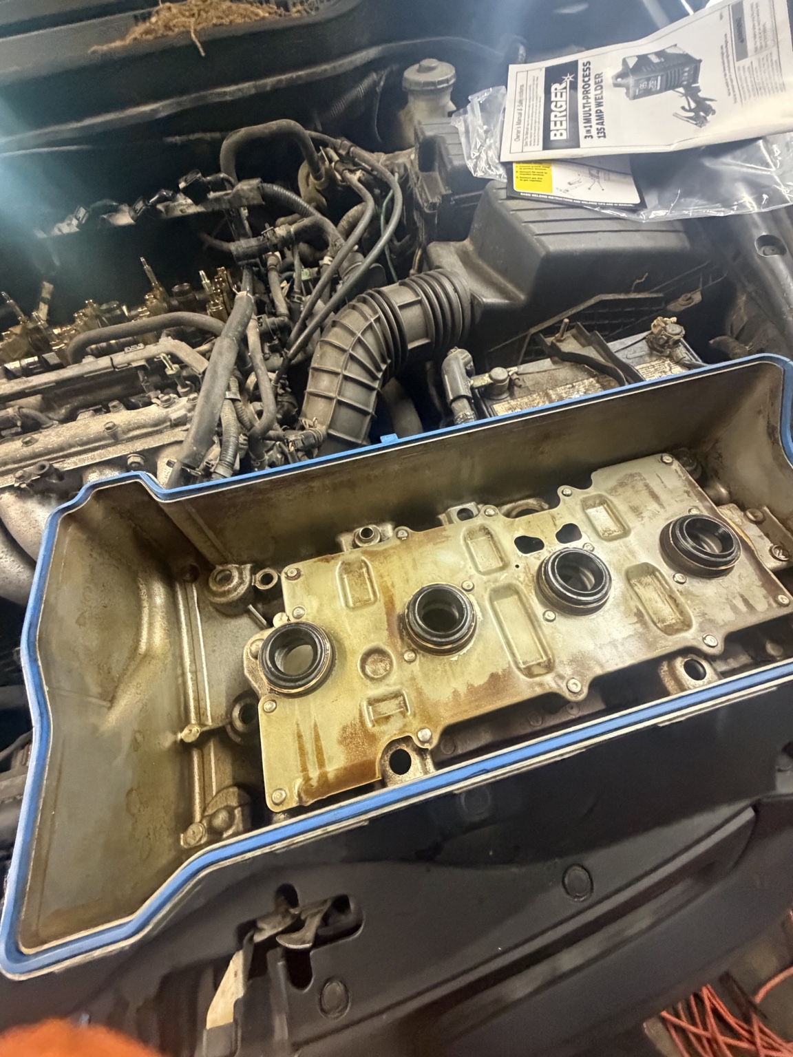 Valve cover gasket service